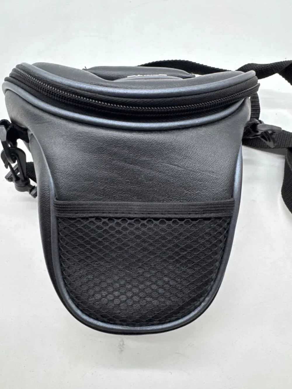 Opteka Black Compact Camera Case With Adjustable Strap Zipper Closure & Mesh Poc